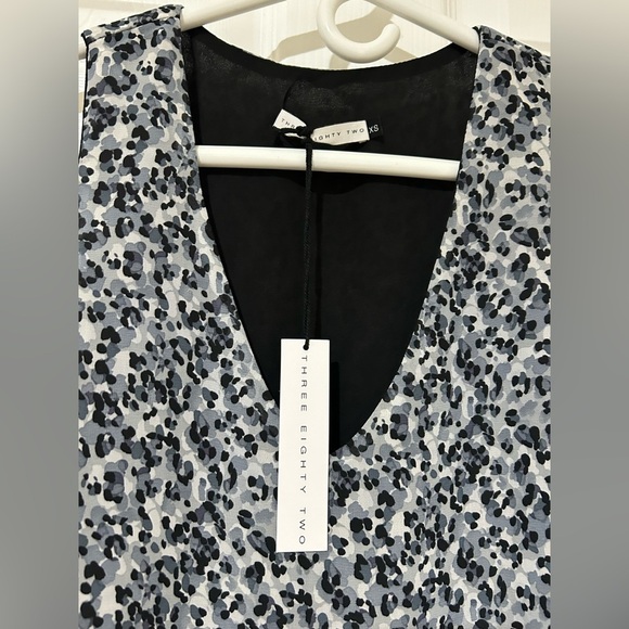 NWT three eighty two revolve ruffle sleeveless shift dress XS black cheetah - Picture 2 of 3